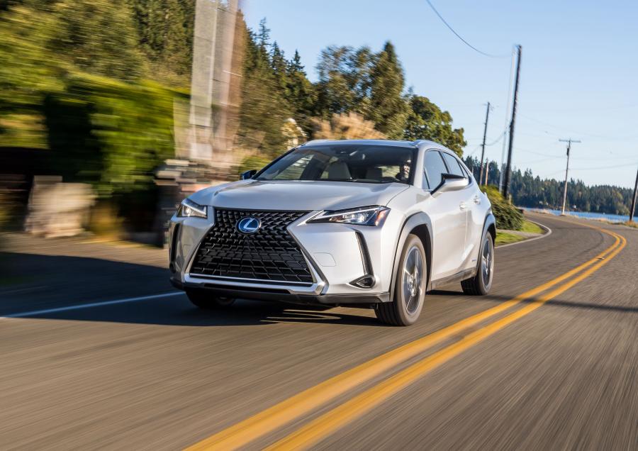   Lexus UX250h 2018 года  (NA) (фото 31 из 40)